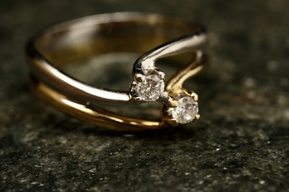 Makroaufnahme Diamantring Platin